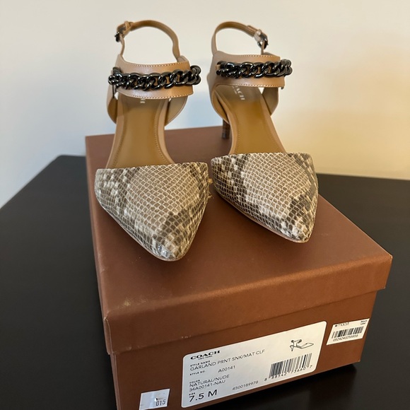 COACH Heeled Pumps - Picture 4 of 14